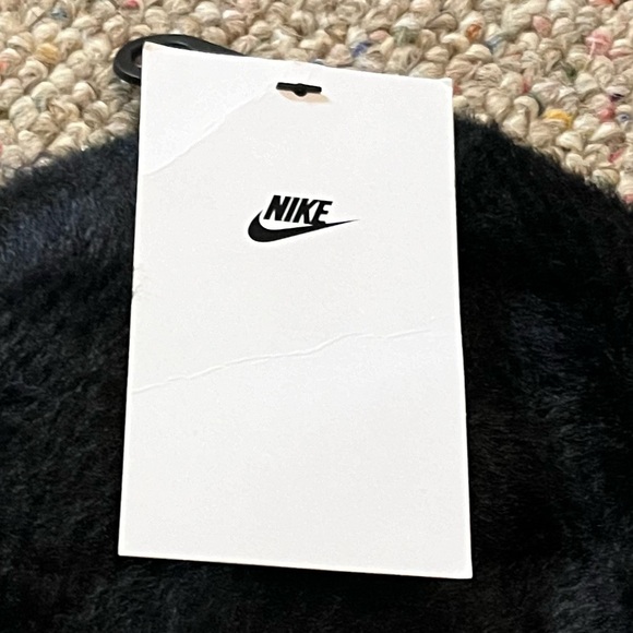 🆕 Nike Fuzzy Beanie Hat Unisex - Picture 4 of 6